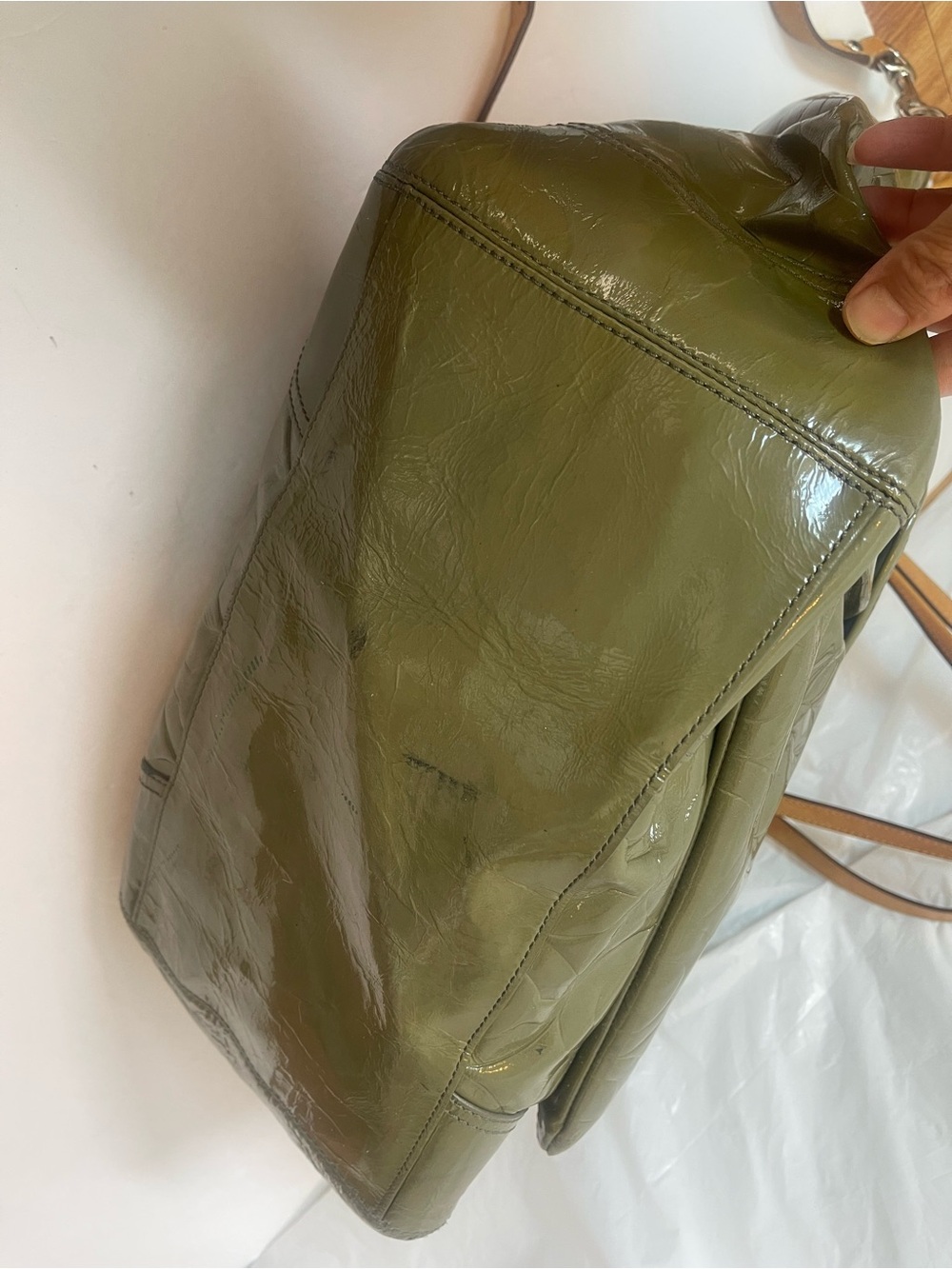 Coach 13179 patent olive green leather tote bag. - Picture 6 of 12